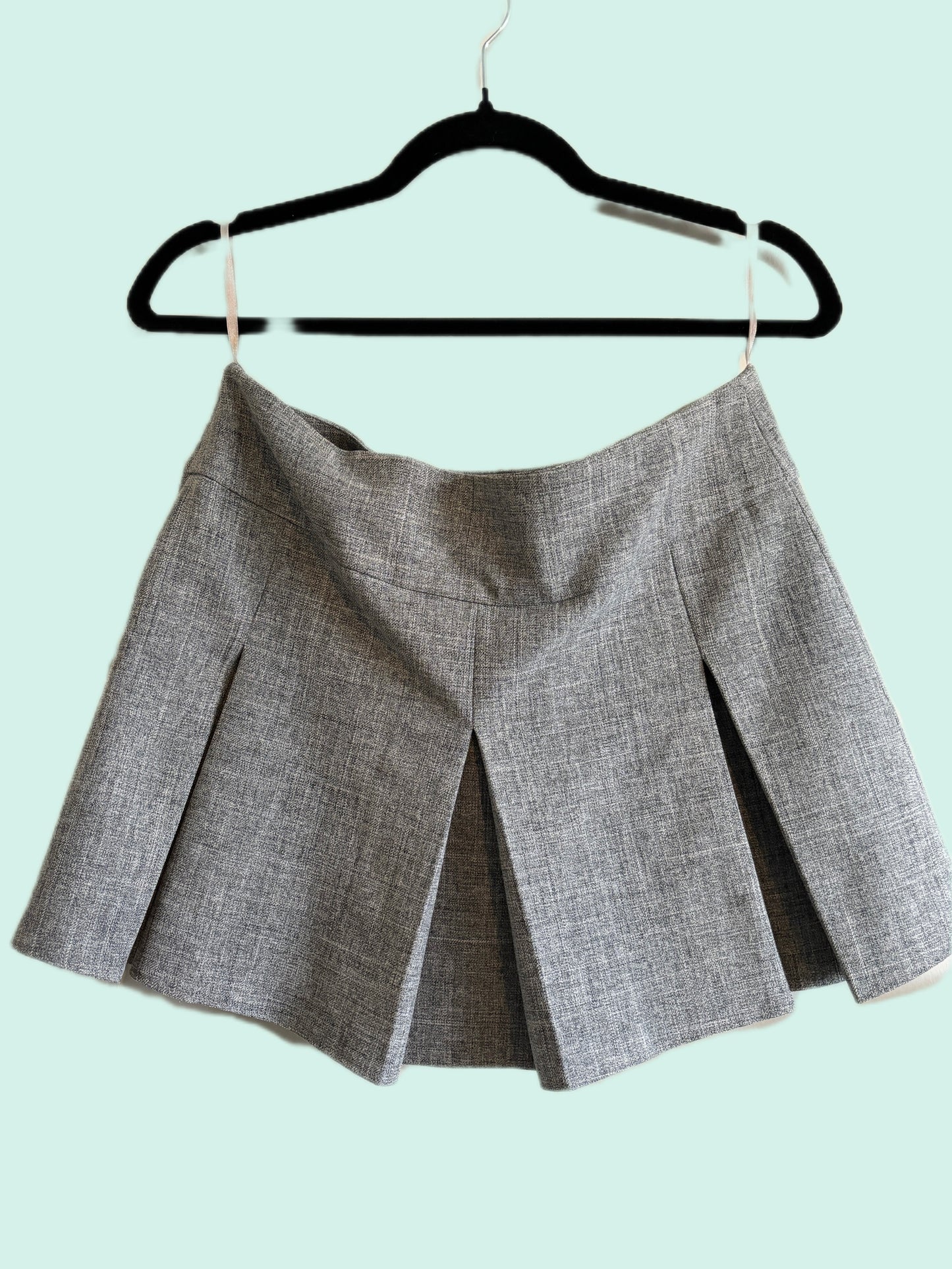 Grey Pleated Mini Skirt (M)