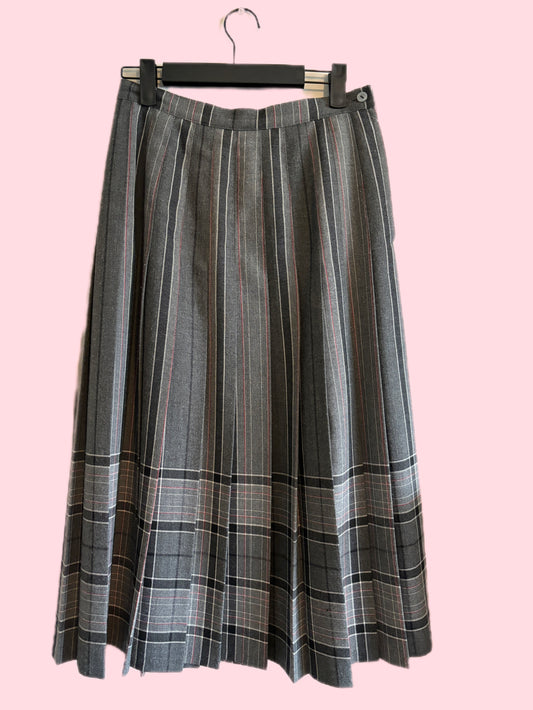 Vintage Pleated Maxi Skirt (M)